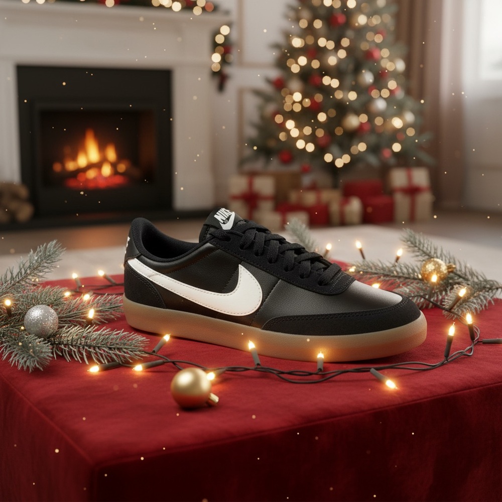 Nike Black and White Sneakers with Gum Sole women sizes are 5 / 7.5 or 9
